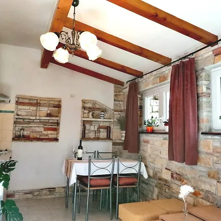 Nice Apartment Montepozzo With Private Garden Rovinj Exteriör bild