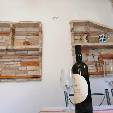 Nice Apartment Montepozzo With Private Garden Rovinj Exteriör bild