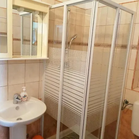 Nice Apartment Montepozzo With Private Garden Rovinj Exteriör bild