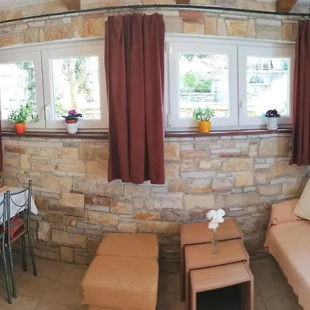Nice Apartment Montepozzo With Private Garden Rovinj Exteriör bild