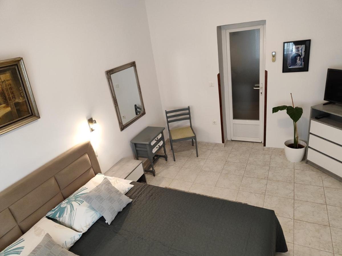Lägenhet Montepozzo With Private Garden Rovinj